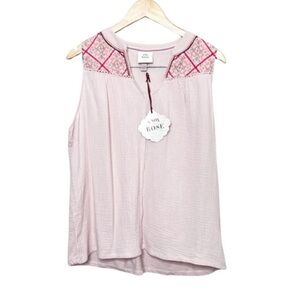 New with Tag Knox Rose Women's Embroidered V-Neck Muslin Boho Sleeveless Blouse
